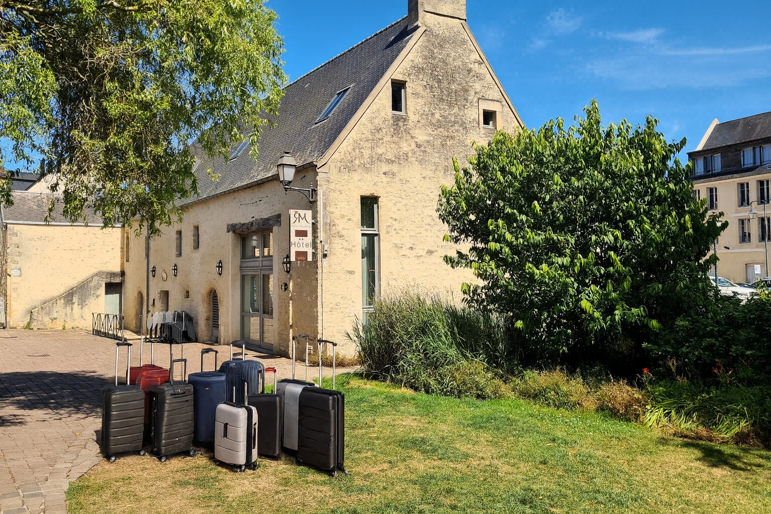 Stay at the Reine Mathilde Hotel with your group